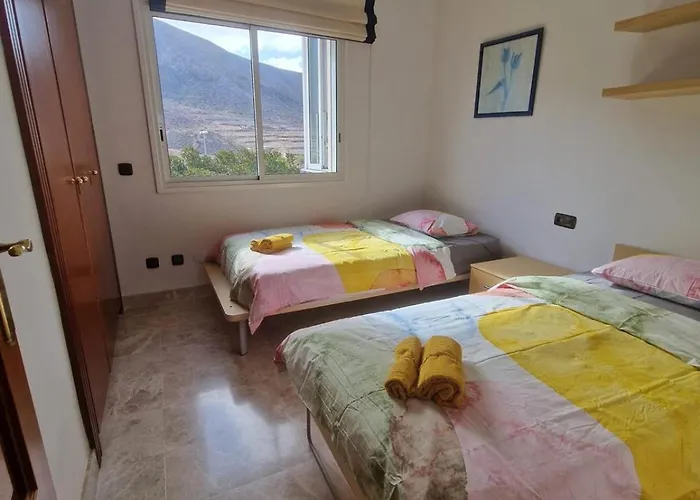 Large Direct Ocean Front 4Bd Apartment