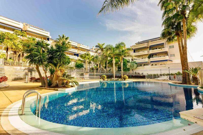 Large Direct Ocean Front 4bd